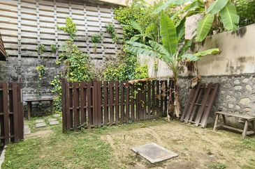 Jalan Kelab Golf 13/10F