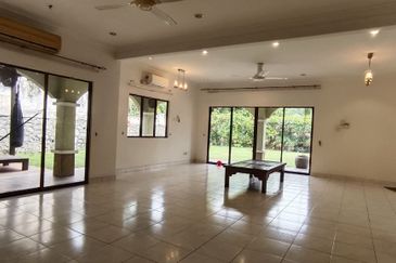 Jalan Kelab Golf 13/10F