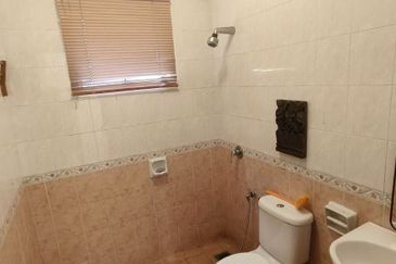 Jalan Kelab Golf 13/10F