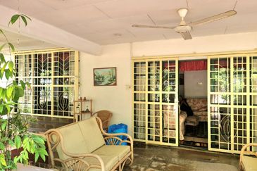 Jalan Kubah Double Storey Corner Extended