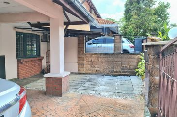 Jalan Kubah Double Storey Corner Extended