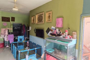 Lebuh Damar Flat Low Level Partly Furnished