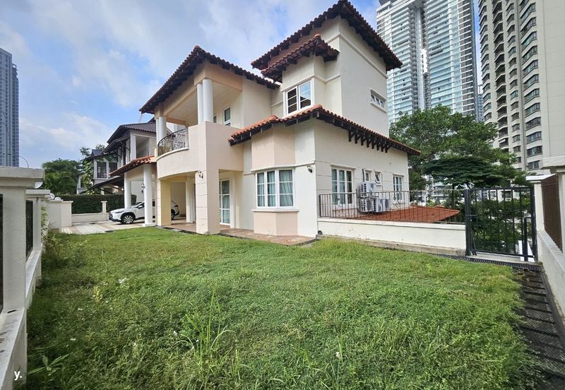 Kiara Peak (Puncak Kiara)