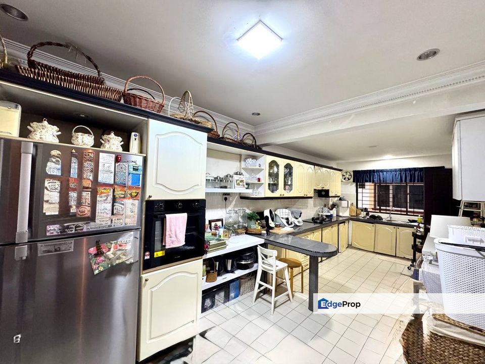 USJ 11 Intermediate Partly Furnished For Sale, Selangor, Subang Jaya