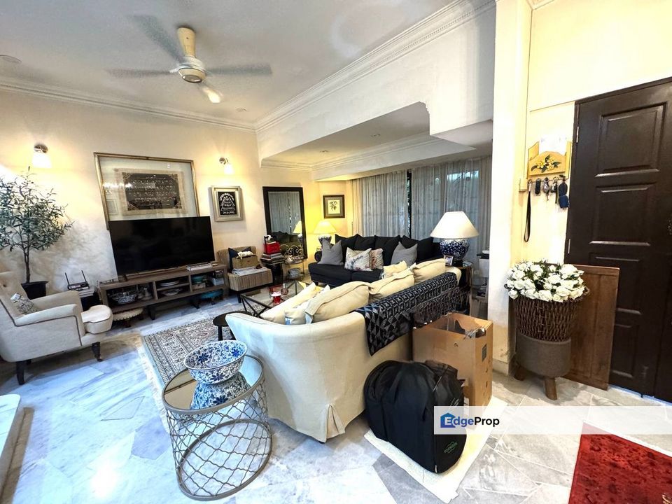 USJ 11 Intermediate Partly Furnished For Sale, Selangor, Subang Jaya