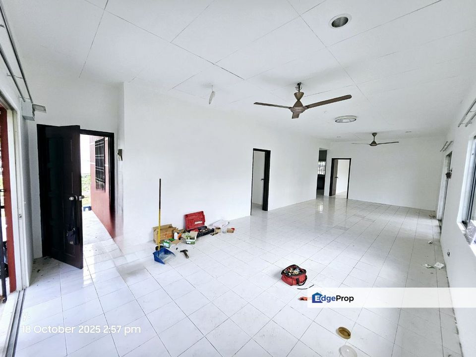 Bandar Putra Permai Seri Kembangan Bungalow Single Storey, Selangor, Puchong South