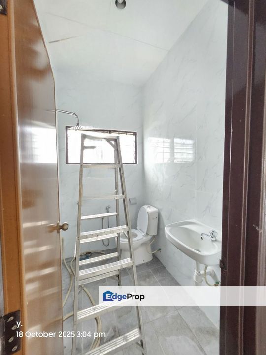 Bandar Putra Permai Seri Kembangan Bungalow Single Storey, Selangor, Puchong South