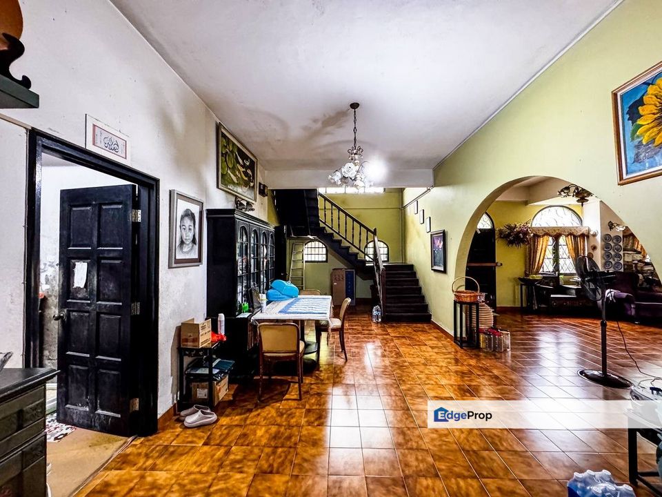 Seksyen 1 Bandar Baru Bangi Near With Many Access Middle Town of Bangi 2.5 Storey Bungalow , Selangor, Bangi