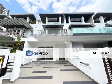 HOT SALE Nice 3 Storey Terrace Taman Putra Prima Puchong, Selangor, Puchong