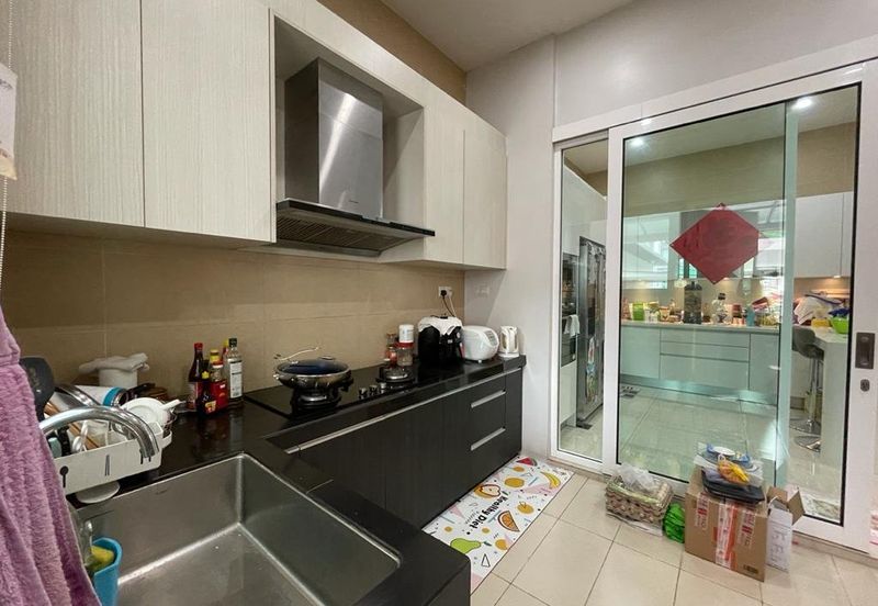 Rafflesia @ Damansara Perdana 