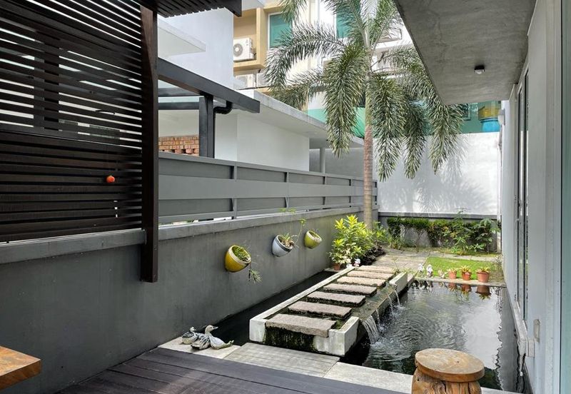 Rafflesia @ Damansara Perdana 