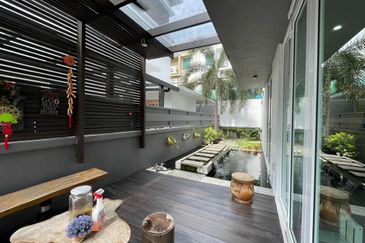 Rafflesia @ Damansara Perdana 