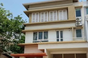 Rafflesia @ Damansara Perdana 