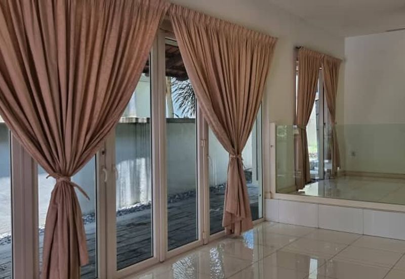 Rafflesia @ Damansara Perdana 