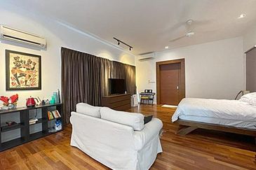 Rafflesia @ The Hill