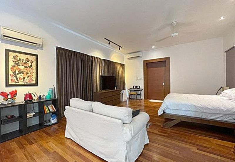 Rafflesia @ The Hill