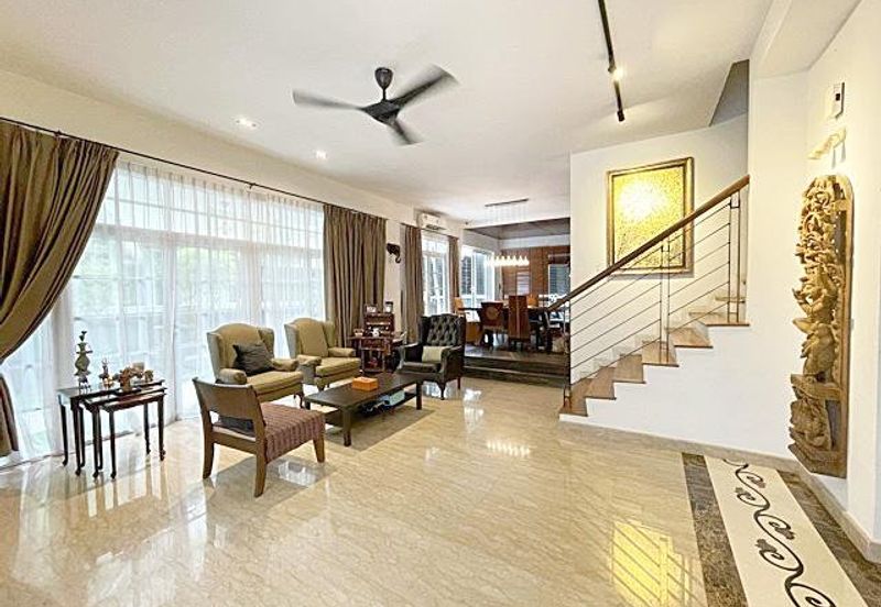 Rafflesia @ The Hill