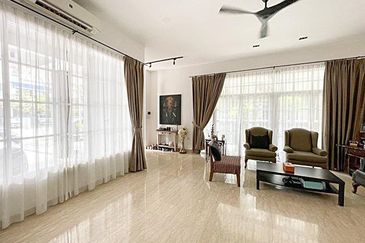 Rafflesia @ The Hill