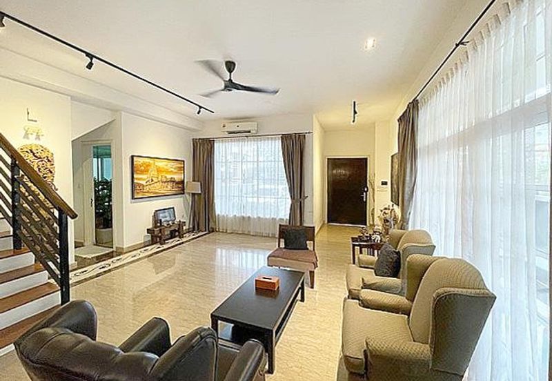 Rafflesia @ The Hill