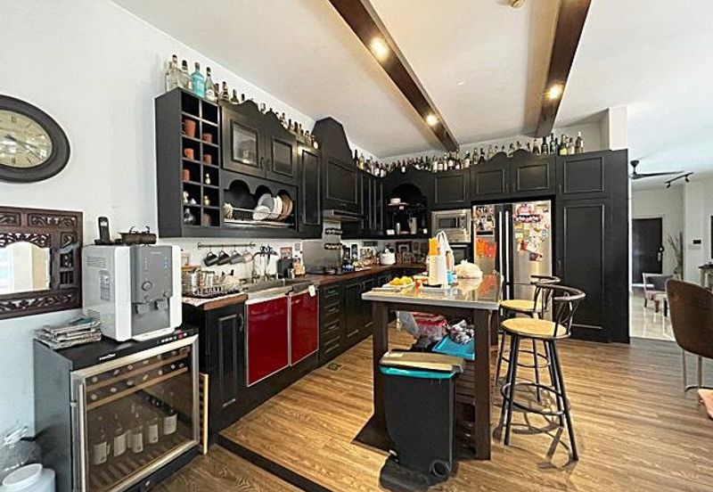 Rafflesia @ The Hill