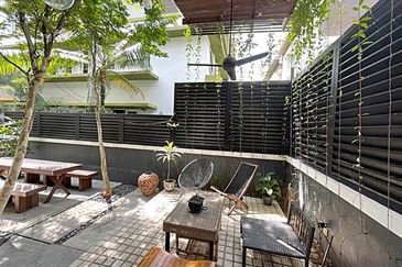 Rafflesia @ The Hill