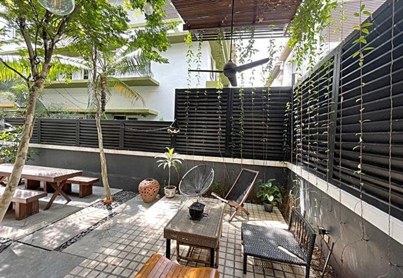 Rafflesia @ The Hill