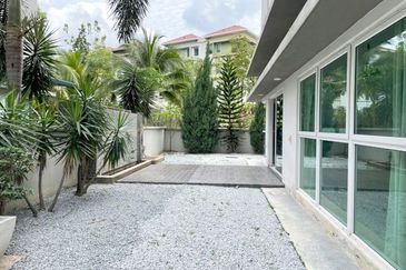 Rafflesia @ Damansara Perdana 