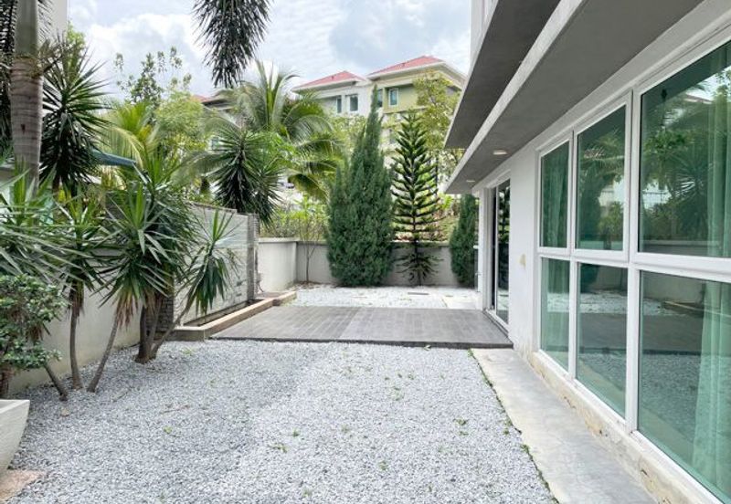 Rafflesia @ Damansara Perdana 