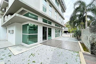 Rafflesia @ Damansara Perdana 