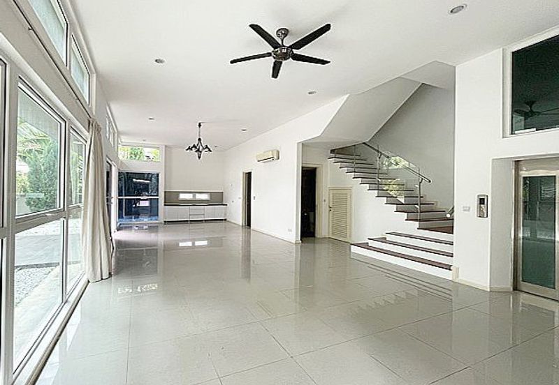 Rafflesia @ Damansara Perdana 