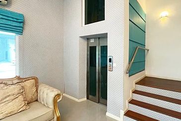 Rafflesia @ The Hill