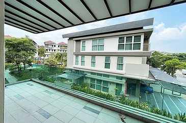 Rafflesia @ The Hill