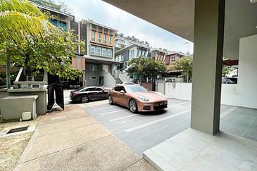 Rafflesia @ The Hill