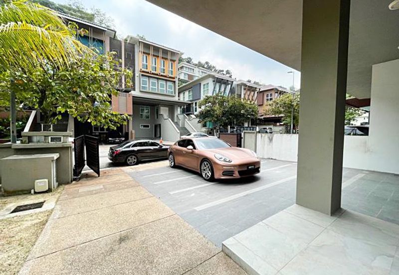 Rafflesia @ The Hill