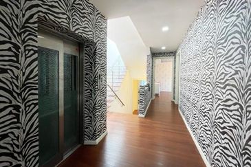 Rafflesia @ The Hill