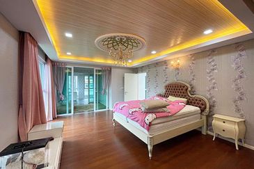 Rafflesia @ The Hill