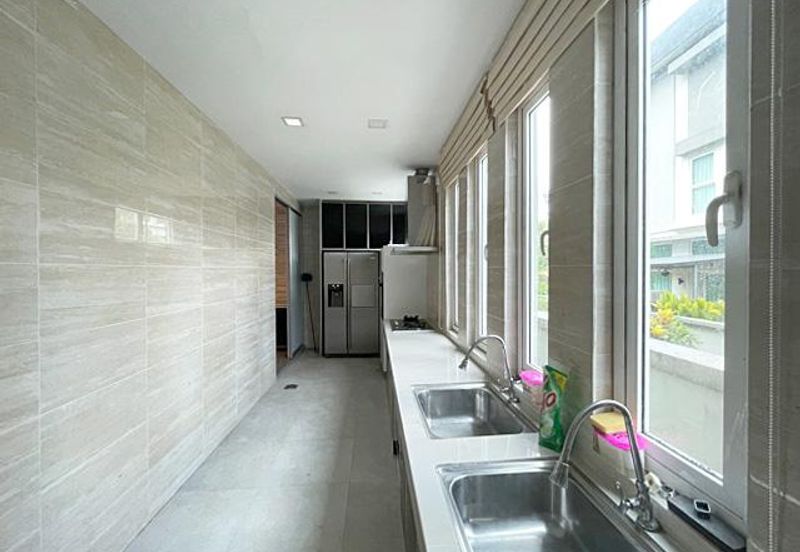 Rafflesia @ The Hill