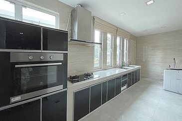 Rafflesia @ The Hill