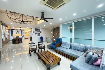 Rafflesia @ The Hill