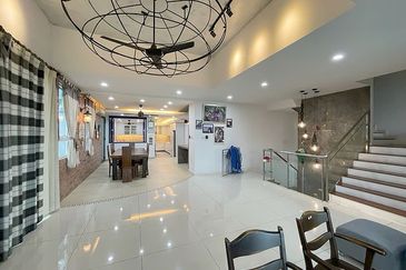 Rafflesia @ The Hill