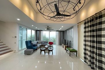 Rafflesia @ The Hill