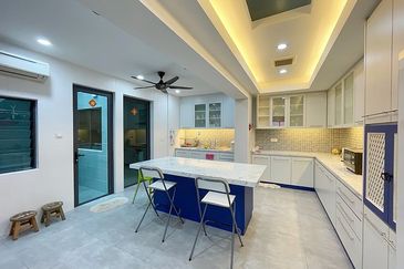 Rafflesia @ The Hill