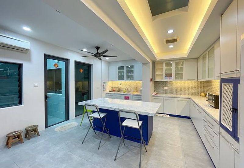 Rafflesia @ The Hill