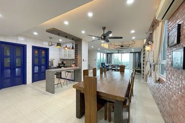 Rafflesia @ The Hill