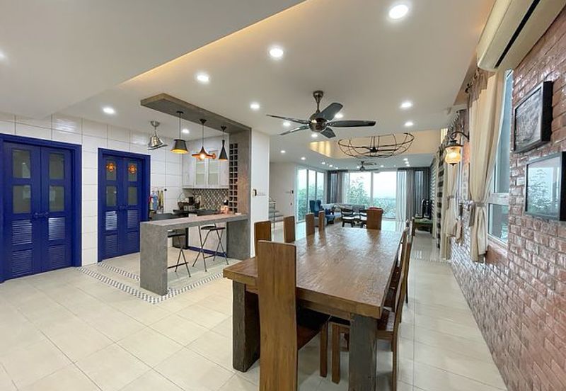 Rafflesia @ The Hill