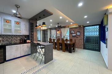 Rafflesia @ The Hill