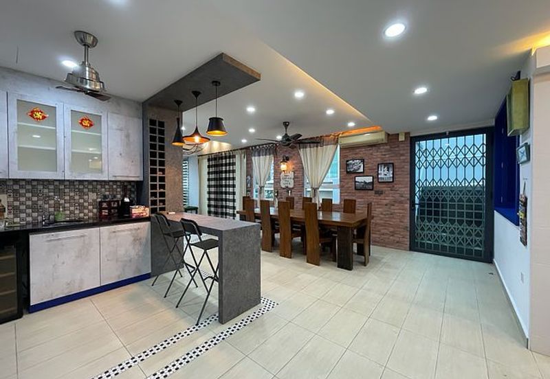 Rafflesia @ The Hill