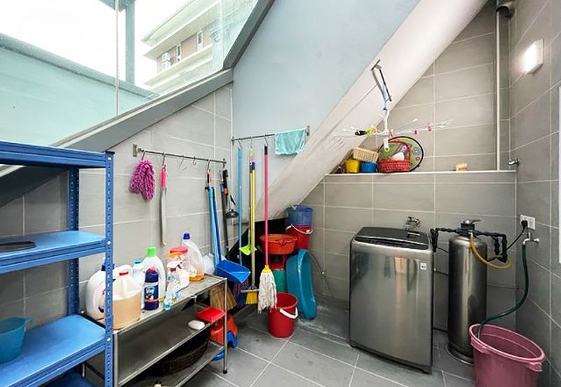 Rafflesia @ The Hill