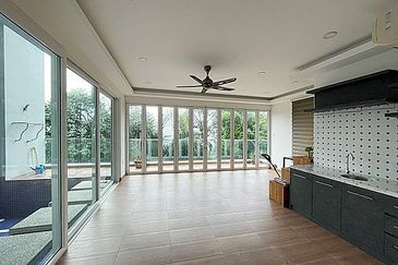 Rafflesia @ The Hill