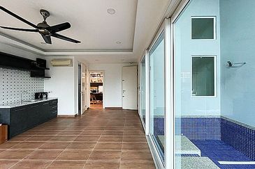 Rafflesia @ The Hill